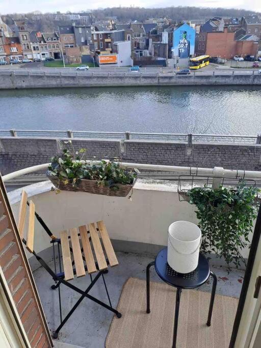 Bellevue - Grand Appartement Pour 5 Sur Les Quais De La Meuse Льеж Экстерьер фото