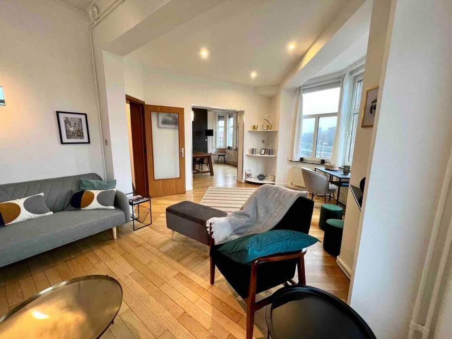 Bellevue - Grand Appartement Pour 5 Sur Les Quais De La Meuse Льеж Экстерьер фото