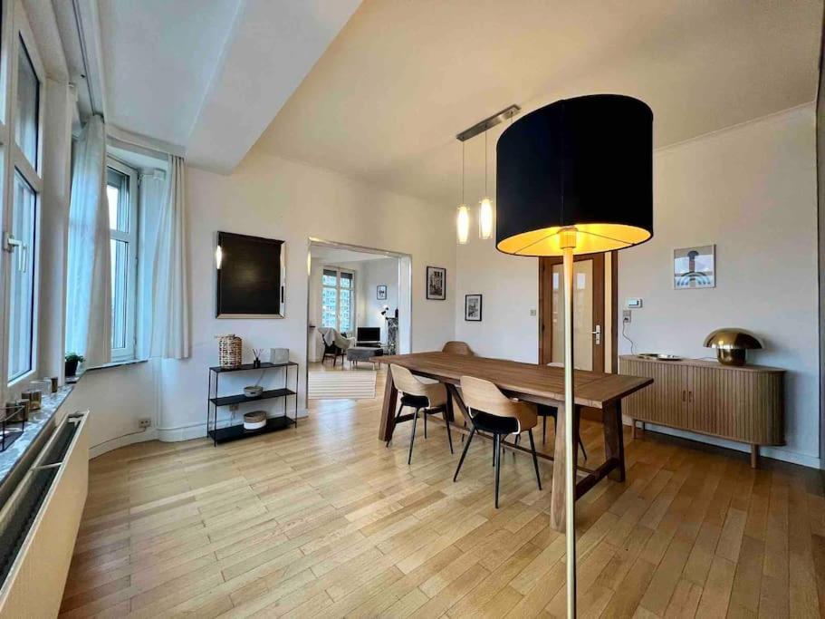 Bellevue - Grand Appartement Pour 5 Sur Les Quais De La Meuse Льеж Экстерьер фото