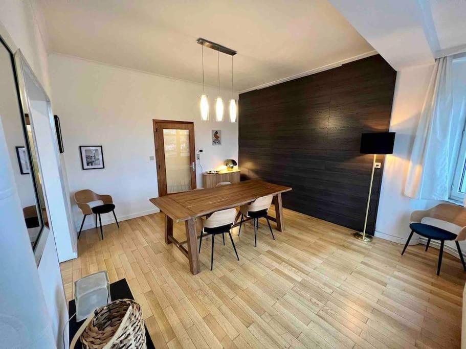 Bellevue - Grand Appartement Pour 5 Sur Les Quais De La Meuse Льеж Экстерьер фото